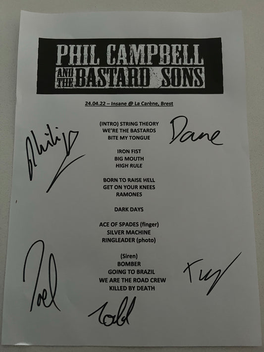 Signed set list from French tour 2022